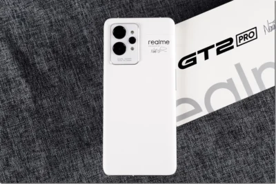 首款用紙背蓋的智慧型手機 realme GT2 Pro 動手玩