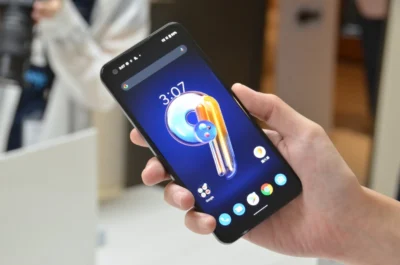 比前代更緊湊，華碩旗艦手機 Zenfone 9 正式亮相