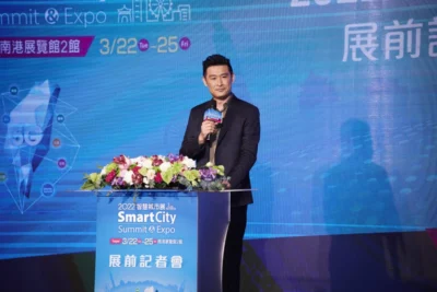 結合路燈與交通號誌，光陽 Ionex 3.0 便利換電站概念應用現身「智慧城市展」