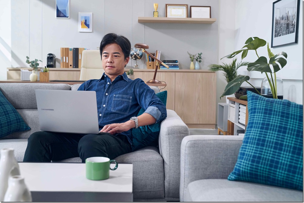 所有商務人士夢寐以求的功能，都藏在輕巧堅固的科技銀鋁合金機身中，呈獻當代最強商用Copilot PC！