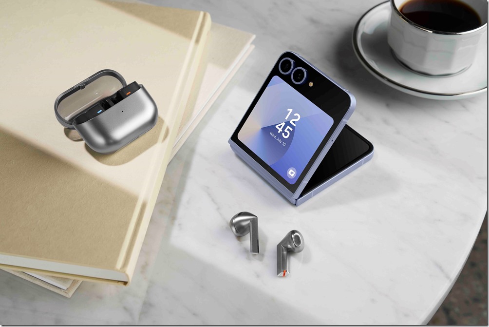 【新聞照片06】三星商城購買Galaxy Z Flip6贈Galaxy Buds3及專屬手機保護殼