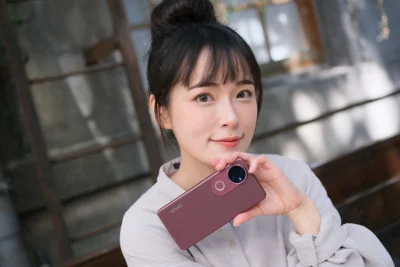 口袋裡的潮流攝影棚 vivo V50 蔡司專業人像實測