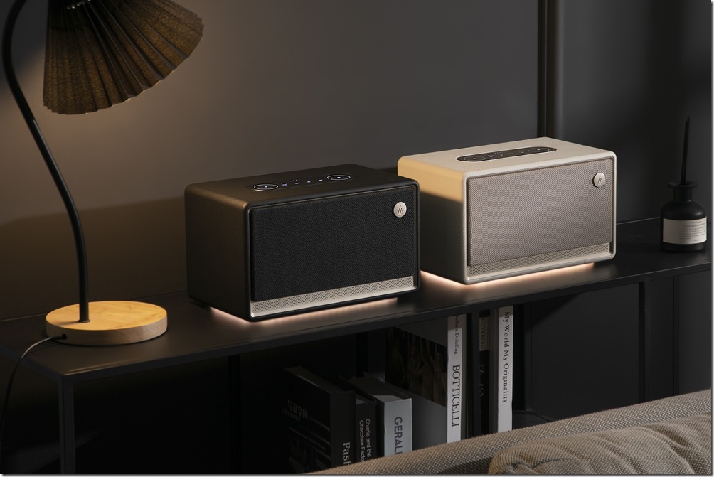 (1) EDIFIER 全新 ES300 藍牙串流喇叭是一款兼具視覺美感及實用性的桌上型藍牙喇叭，建議售價新台幣 6,890 元。