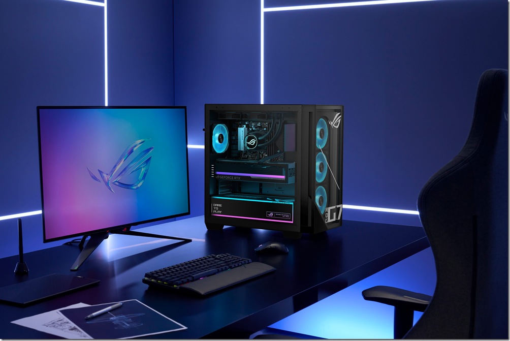 ROG G700電競桌機擁有58L大升數機身，雙玻璃面板設計，當RGB燈效點亮，電競王者降臨！