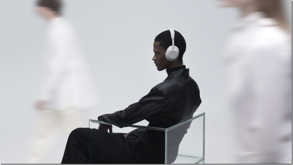 圖3) Sony 1000X系列也首次配備自動環境音模式，能主動偵測周遭環境並抑制高於水平的噪音，提供更舒適的聆聽體驗。 (1)