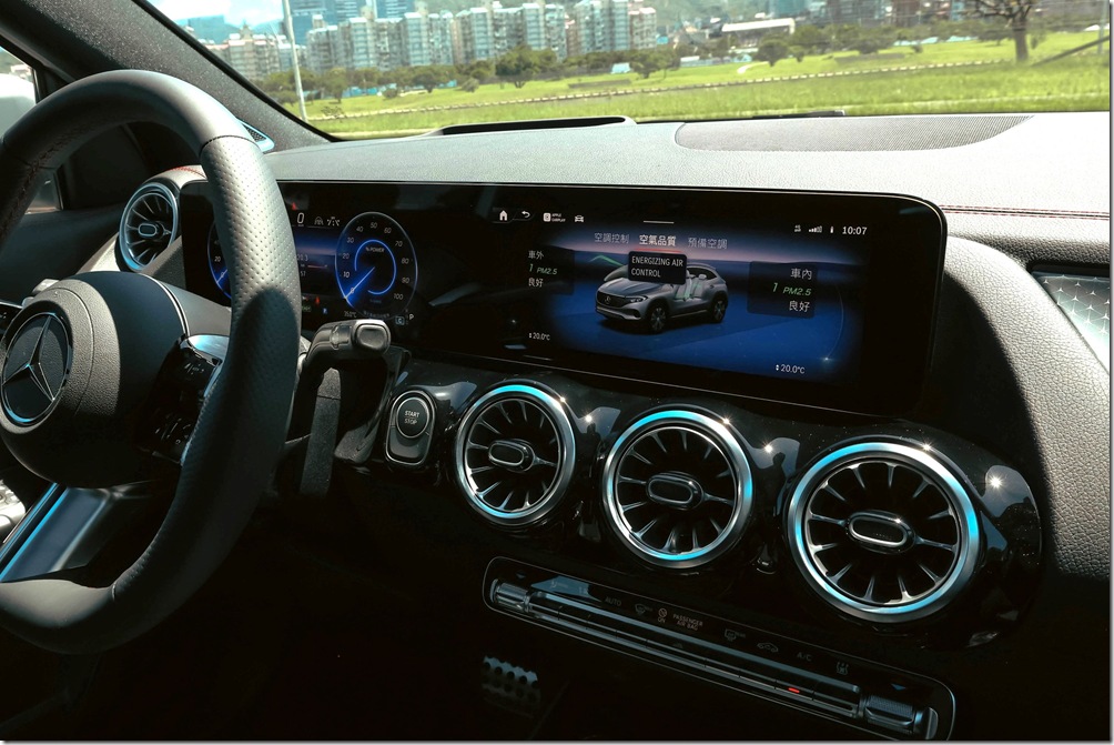 圖4、ENERGIZING 智能空氣淨化系統能主動監測並過濾車內空氣中的有害物質