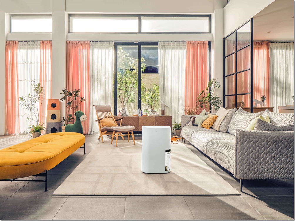 【新聞圖片4】LG PuriCare雙變頻除濕機能快速穩定排濕，UVnano紫外線與500萬奈米離子有效抑菌除黴，打造潔淨居家環境