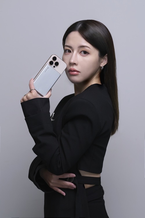 圖說06 VIONTA L5_L10 首創「飛航模式」設計降低待機耗電並提升飛安，符合國際航空規範(左)