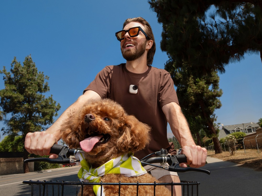 【新聞圖片3-1】Insta360 GO Ultra 具備僅 53 克輕量免手持設計,搭配多元配件與翻轉觸控螢幕 Action Pod,靈活捕捉從日常生活到創意視角的每個精彩瞬間。 【新聞圖片3-1】Insta360 GO Ultra 具備僅 53 克輕量免手持設計,搭配多元配件與翻轉觸控螢幕 Action Pod,靈活捕捉從日常生活到創意視角的每個精彩瞬間。