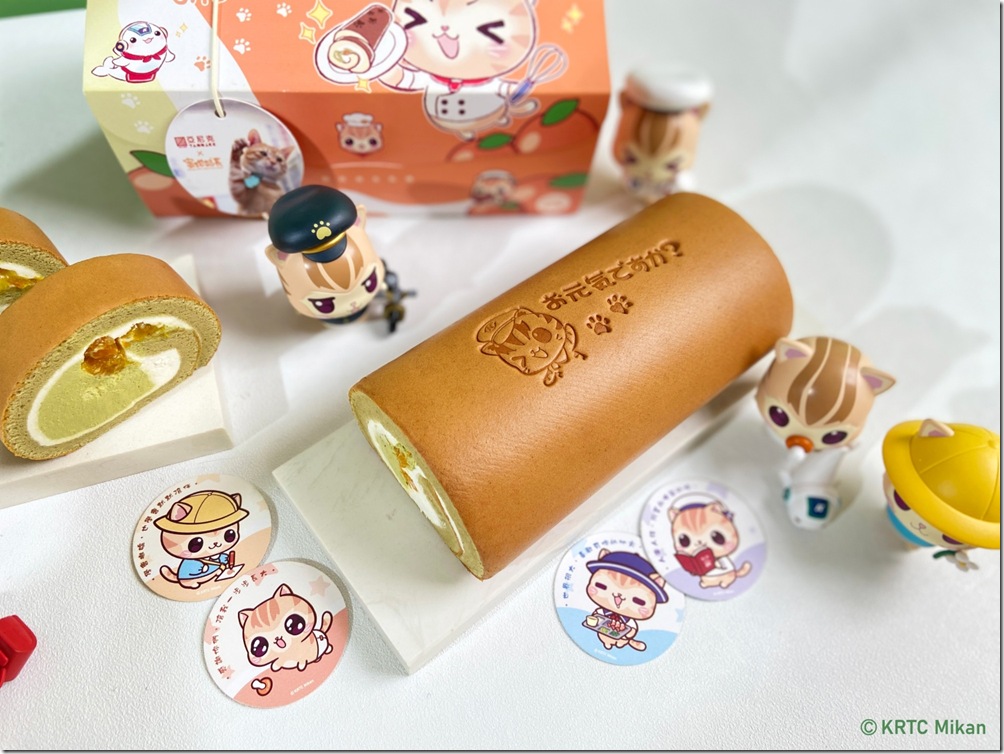 04_元氣蜜柑生乳捲烙印上蜜柑站長全台獨家應援「お元気ですか」圖樣，可愛的貓腳印可是採自本喵真實肉墊