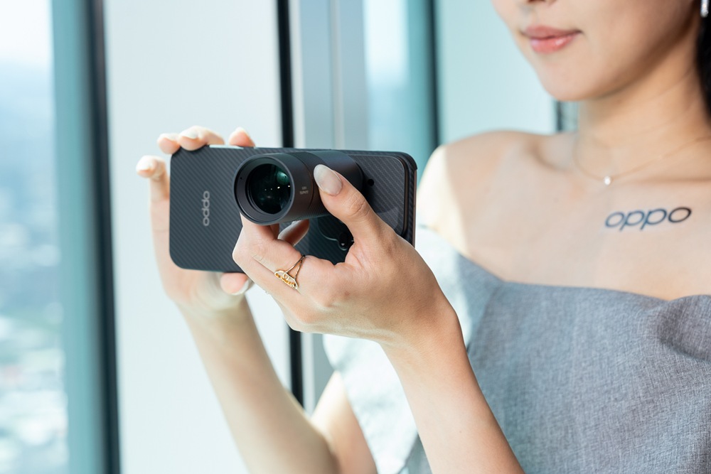 【圖4】OPPO 哈蘇專業增距鏡套裝可與Find X9 Pro搭配，實現3.28倍增距效果。
