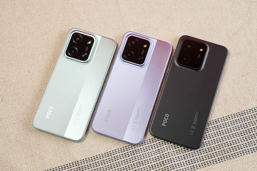 04. 全新登台的 POCO C85 升級搭載 6000mAh 大電量電池，無論追劇、遊戲或外出一整天都能持續使用，搭配 33W 快速充電技術，能迅速回充，讓生活節奏不中斷。