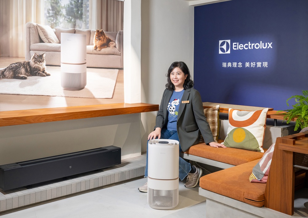 【新聞照片2】伊萊克斯台灣總經理余倩梅：「極適家居500寵物抗敏空氣清淨機，無論在外觀、功能上均專門為毛孩家庭進行設計升級，與飼主一起打造舒適、人寵共享的生活空間。」