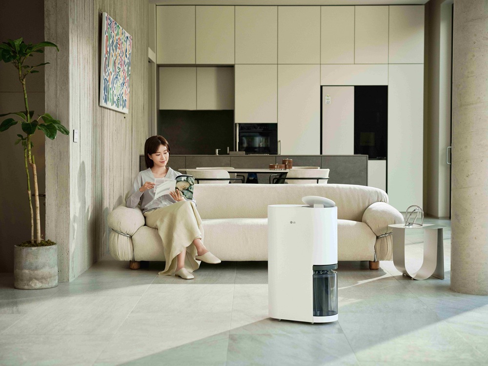 【新聞圖片2】LG PuriCare雙變頻除濕機12公升搭配專用配件烘物箱，可將乾燥速度提高61.8%