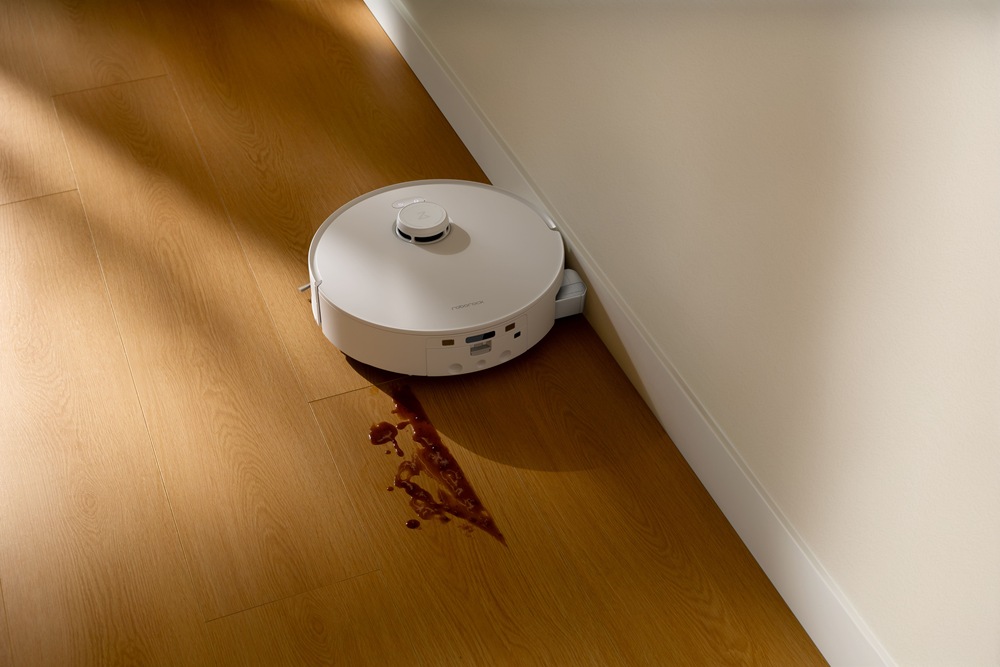 Qrevo Curv 2 Flow採用智能伸縮滾筒拖布,可伸長43mm,強化邊緣清掃並徹底覆蓋所有清潔死角,助你輕鬆維持家中的潔淨。 Qrevo Curv 2 Flow採用智能伸縮滾筒拖布,可伸長43mm,強化邊緣清掃並徹底覆蓋所有清潔死角,助你輕鬆維持家中的潔淨。