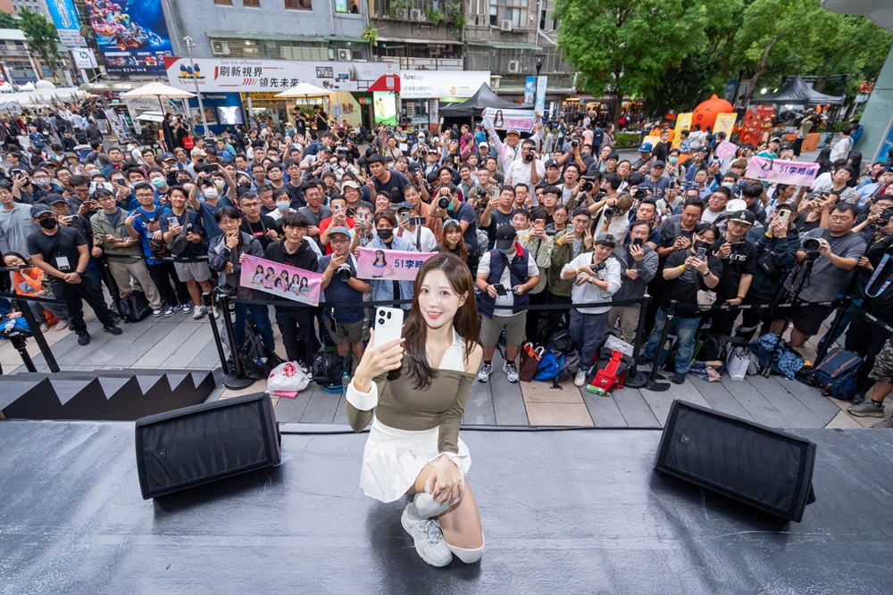 03_啦啦隊女神李晧禎現身台北三創，應援Find X9 系列上市