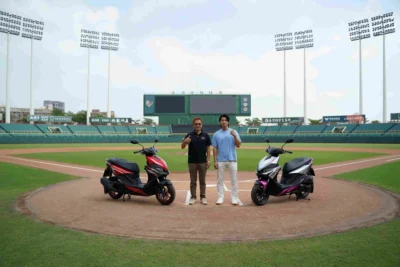 KYMCO RTS R 賽道特仕版亮相，陳傑憲再度站台 「摩力紅」、「紫爆銀」兩款新色吸睛