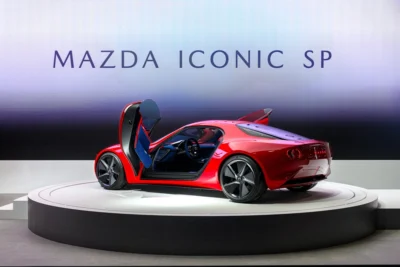 MAZDA ICONIC SP 概念跑車台北亮相 以 Smile Every Mile 打造旅程式展區
