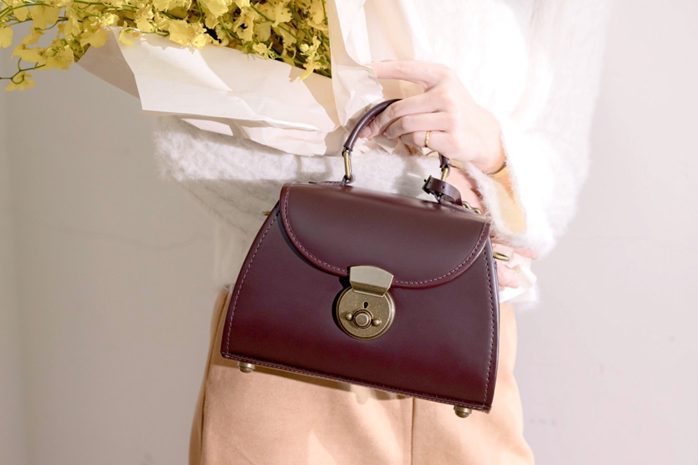 圖3-來自英國倫敦的 Beara Beara ,手工製作皮革包以英式復古美學與玻利維亞傳統手工藝聞名。 圖3-來自英國倫敦的 Beara Beara ,手工製作皮革包以英式復古美學與玻利維亞傳統手工藝聞名。