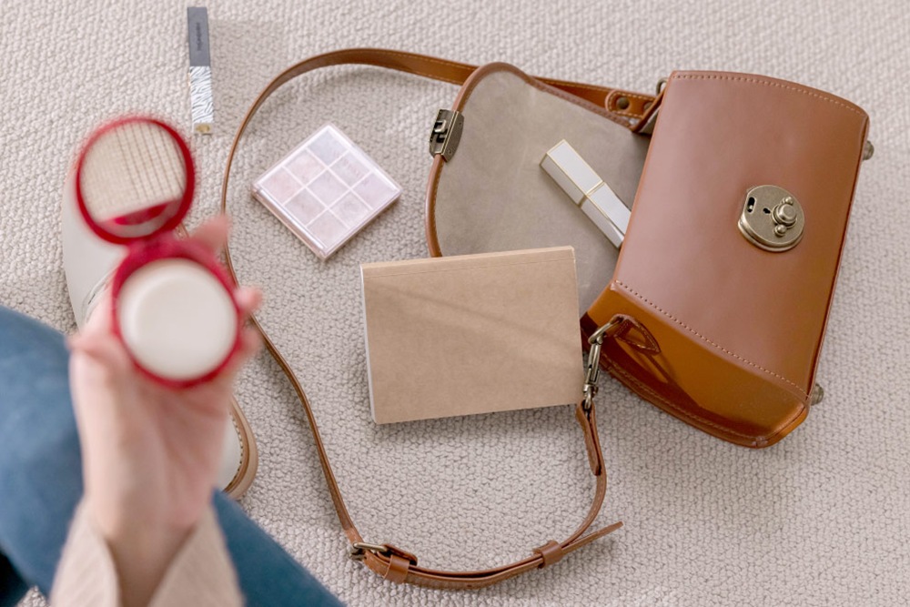 圖2-林果良品與英國手工皮革包品牌Beara Beara,攜手聯名推出「Athena 」限量聯名包款。 圖2-林果良品與英國手工皮革包品牌Beara Beara,攜手聯名推出「Athena 」限量聯名包款。