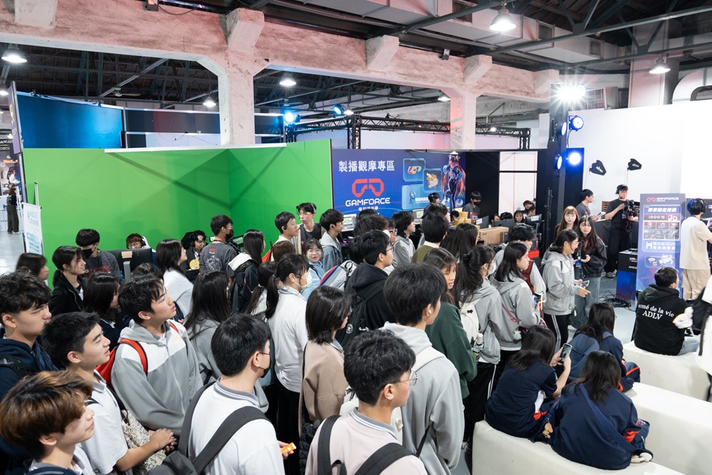 3. Young Day 學生參觀店競轉播區