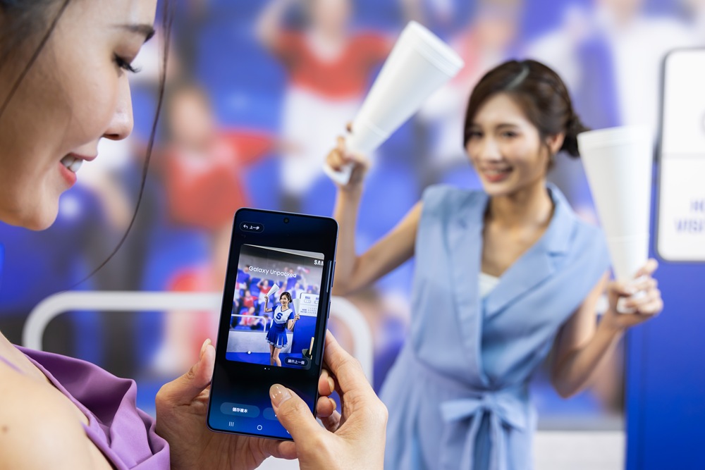 相片智慧助理再進化，使用者可自行描述想要修改的內容即可完成調整