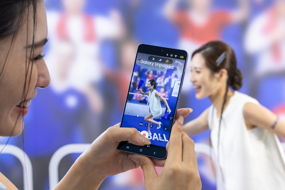 超穩定動態攝影新升級，新增「水平鎖定功能」，進一步強化影片拍攝效果