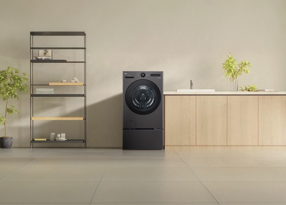 【新聞圖片5】針對寵物或有嬰幼兒的家庭，建議可堆疊LG MiniWash迷你洗衣機搭配使用