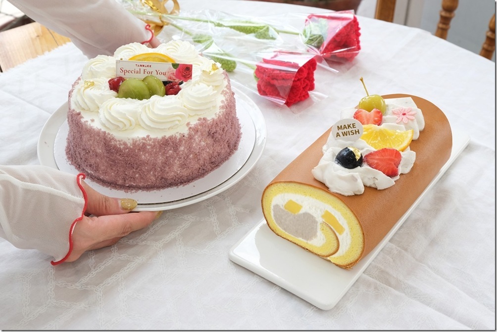 02_母親節倒數，媽媽超愛口味新登場，亞尼克全新芋見香緹蛋糕、門市限定預訂款芋藏布丁生乳捲，經典口味絕不出錯