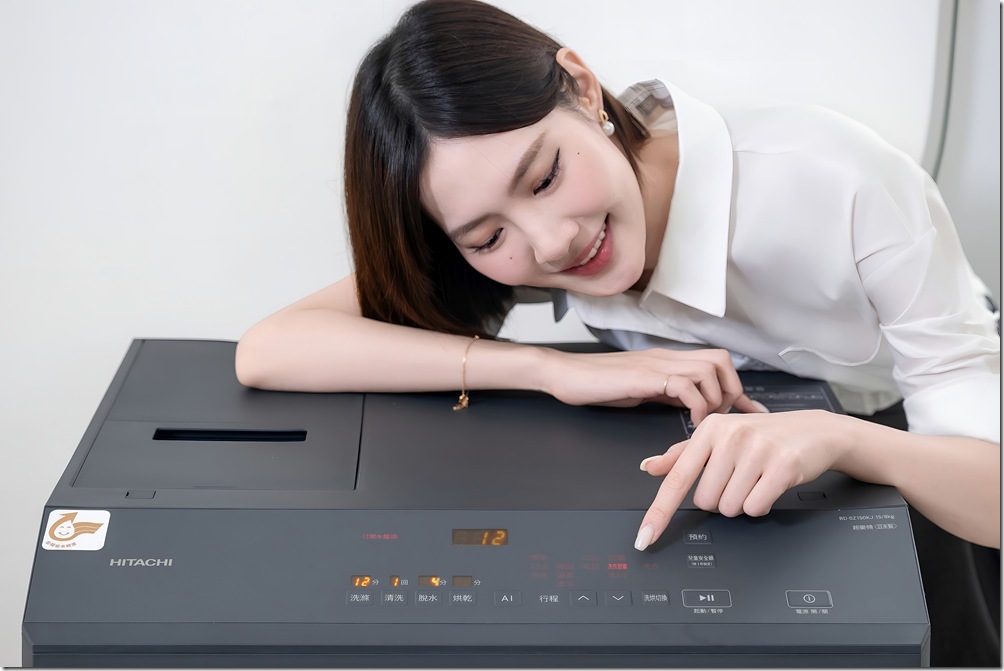 新聞照片6_日立熱泵洗脫烘滾筒洗衣機 BD-SZ150KJ搭載台灣首創洗衣膠囊專屬面板行程,潔淨留香一步到位。 新聞照片6_日立熱泵洗脫烘滾筒洗衣機 BD-SZ150KJ搭載台灣首創洗衣膠囊專屬面板行程,潔淨留香一步到位。