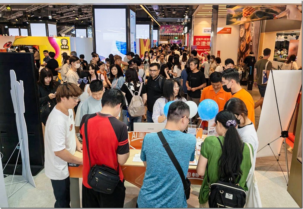 因應HONOR 600 系列上市，HONOR 三創體驗店於近期湧入體驗人潮。