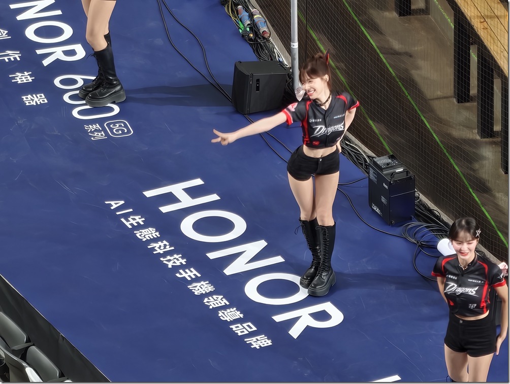 HONOR 攜手味全龍布局運動與潮流市場