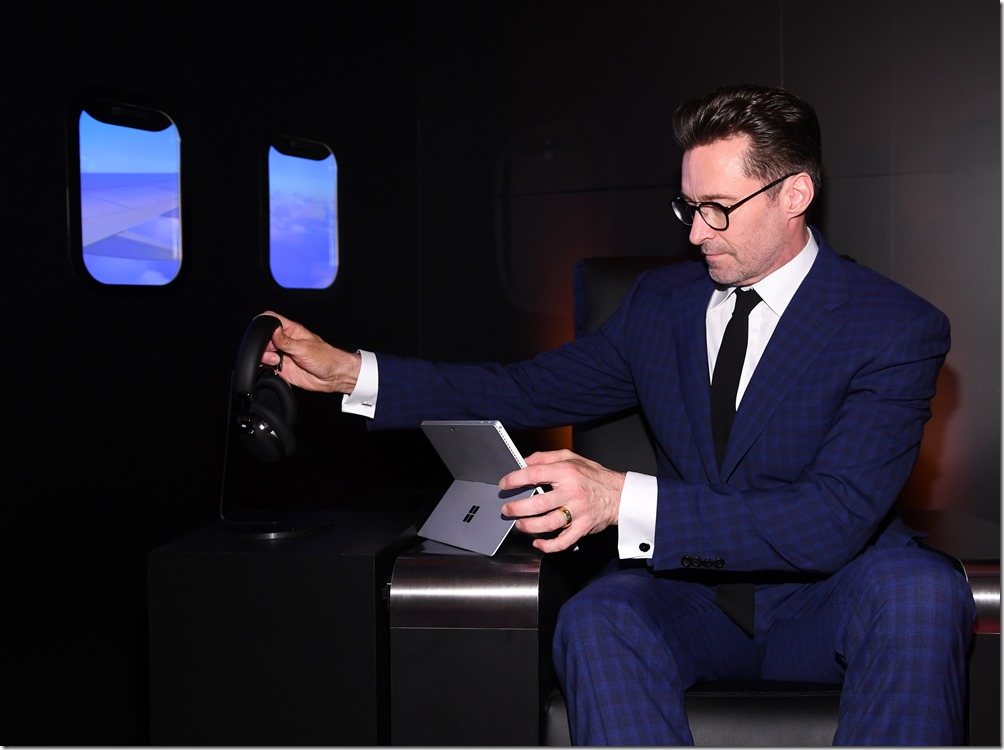 10.萬寶龍品牌大使休傑克曼體驗全新萬寶龍MB01全罩式智能耳機 10.萬寶龍品牌大使休傑克曼體驗全新萬寶龍MB01全罩式智能耳機