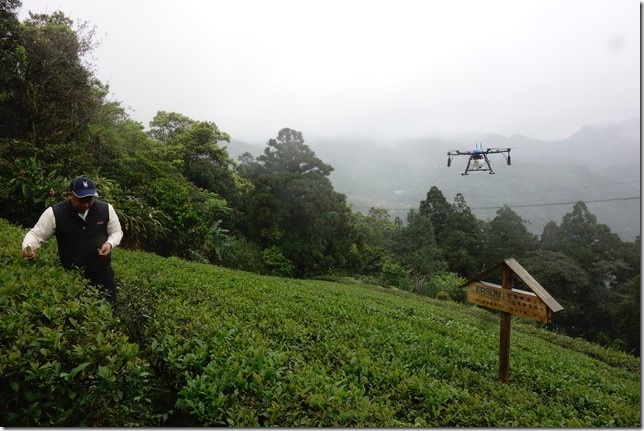 【圖三】好食好事新創團隊「譜曲辰農業科技」提供全方位農業解決方案，以數據協助農民判斷氣候、土壤與病蟲害，並結合5G及無人機操作噴灑農業資材。