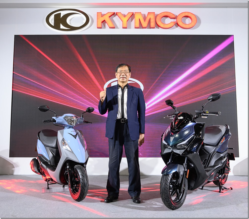 柯俊斌執行長於國際重車展公開 KYMCO「國民神車」新豪邁125及KRV MOTO 180,一口氣推出多款熱銷新車,一次滿足不同車主需求! 柯俊斌執行長於國際重車展公開 KYMCO「國民神車」新豪邁125及KRV MOTO 180,一口氣推出多款熱銷新車,一次滿足不同車主需求!