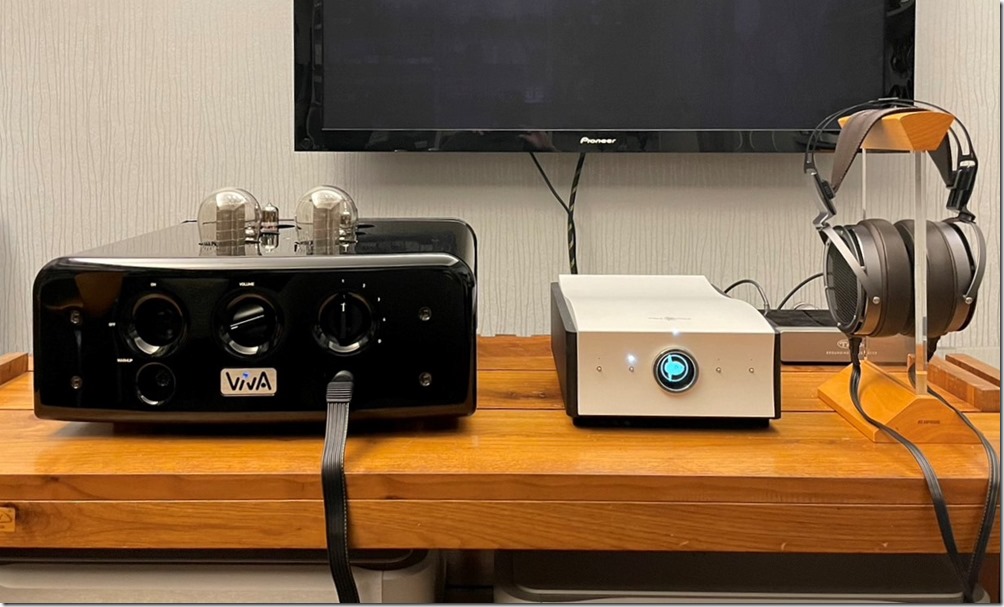 家用耳機系統連接訊源和家用擴大機，搭配耳罩式耳機，打造更為講究的聽覺享受。