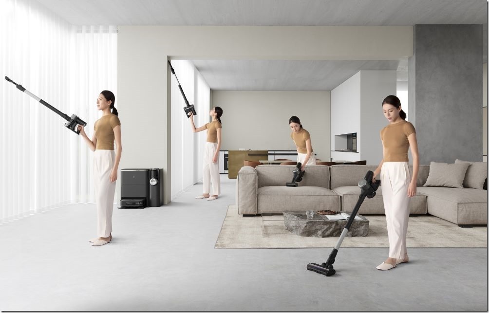 DEEBOT X2 COMBO的手持吸塵器配備四種可互換刷頭，讓立體清潔死角無所遁形