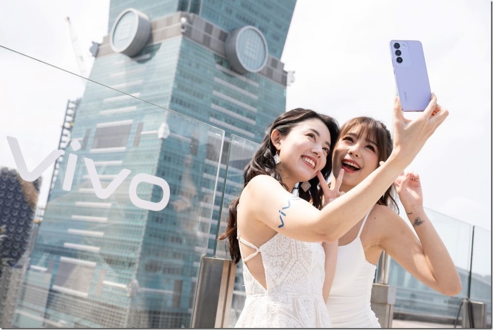 【新聞照片01】vivo看準消費者需求，再度推出兩款實力派新機- Y100 5G及 Y03，專為影音娛樂而生的Y系列以清晰大螢幕、超強續航電量，提供給消費者樂趣無限的影音娛樂體驗。