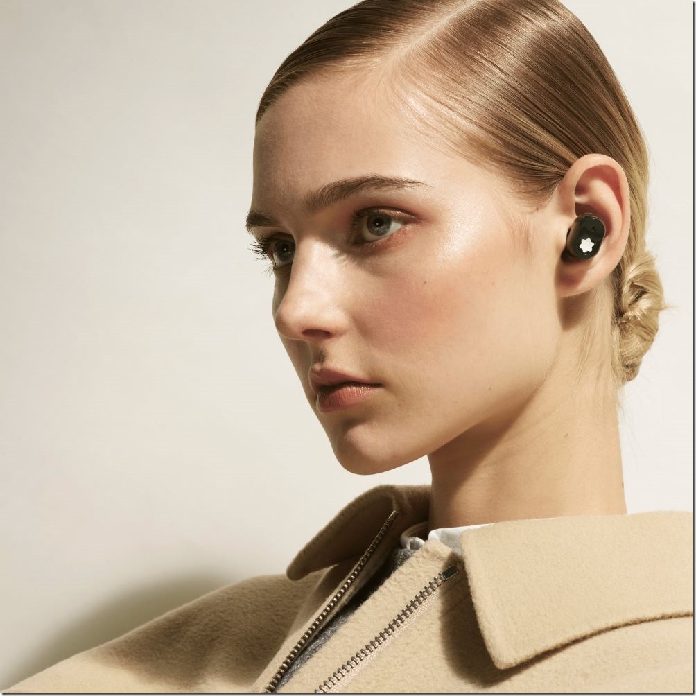 人物情境圖_MONTBLANC MTB 03無線藍芽入耳式耳機